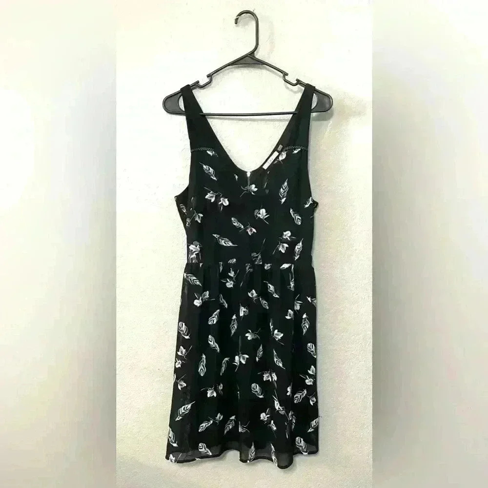 Summer‎ Sleeveless Black Floral Mini Dress Size M whimsical cottagecore